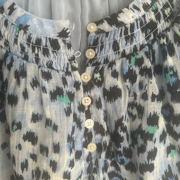 LOFT women’s petite small light blue leopard print blouse - Picture 2 of 7